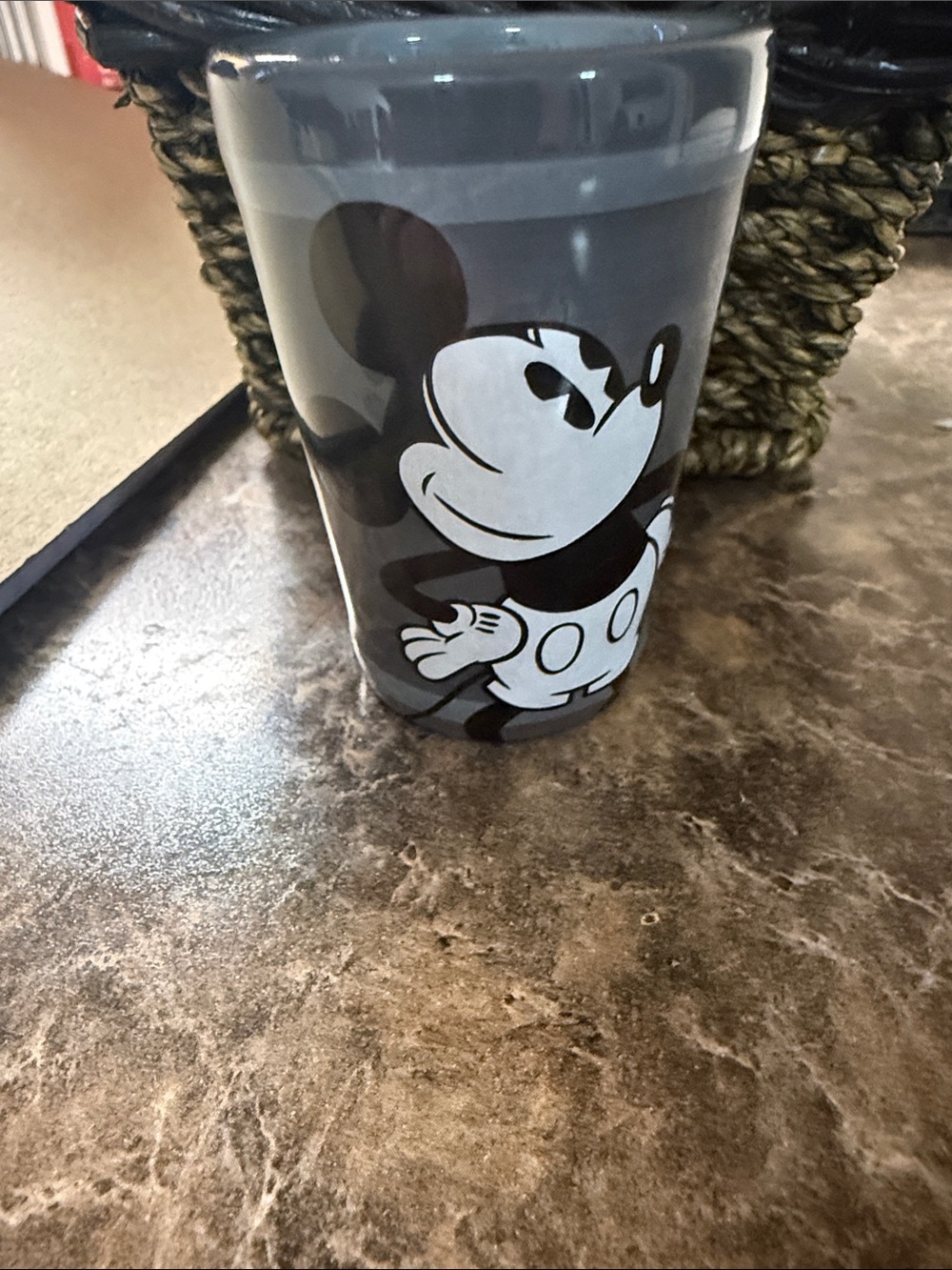 🏖️10 items for $20 ☀️ Disney authentic gray Mickey Mouse is in the house glass